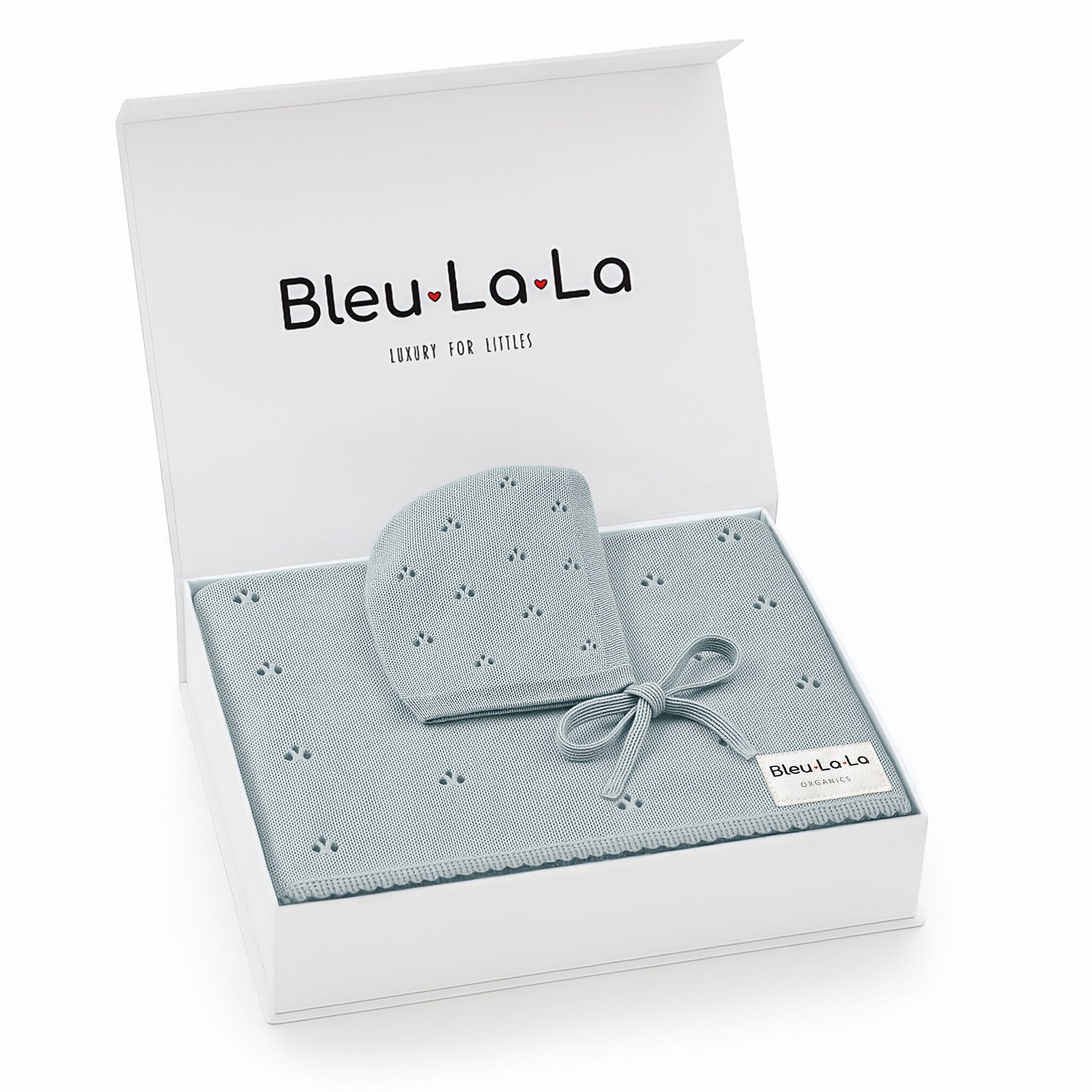 Bleu La La baby set with light blue blanket and hat in a box on a white background